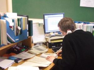 الأدوات المكتبية والنظام